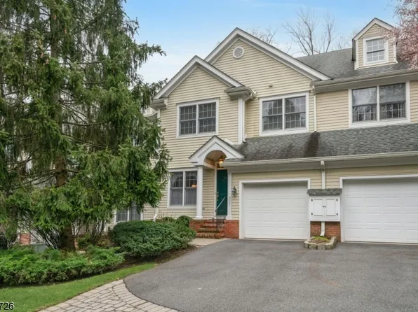 307 Huntington Ct, Wyckoff Twp., NJ 07481
