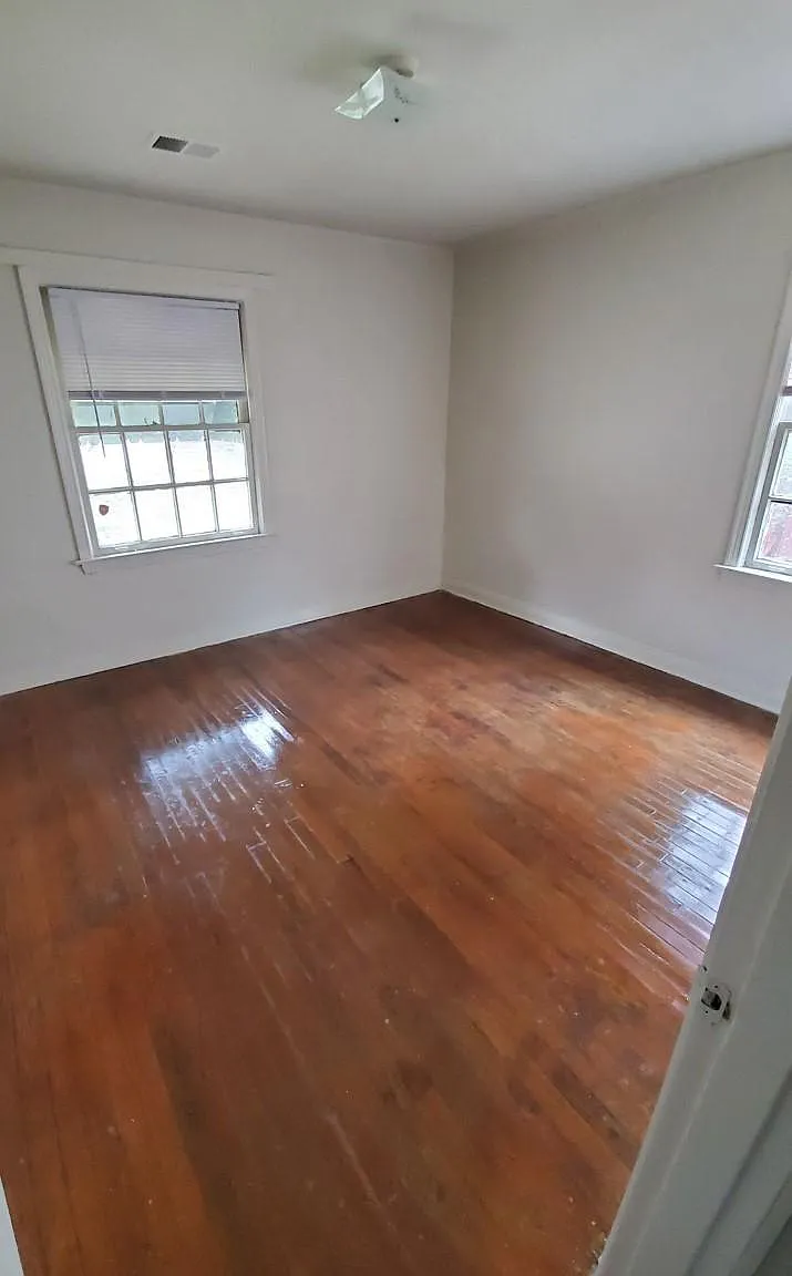 2 bed, 823 sqft, $795 — Photo 2