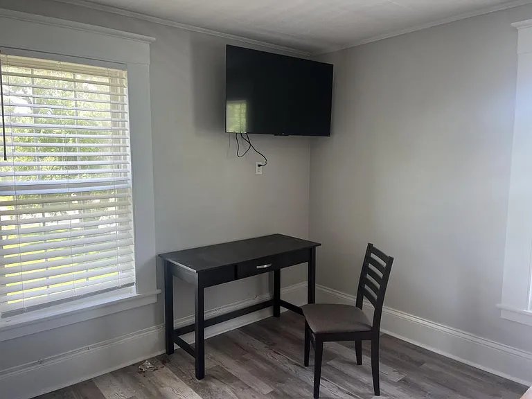 423 King St — Photo 7