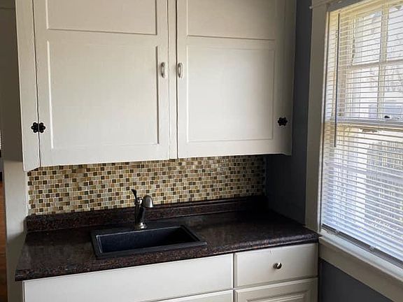 3rd image of 1207 Diamond Ave