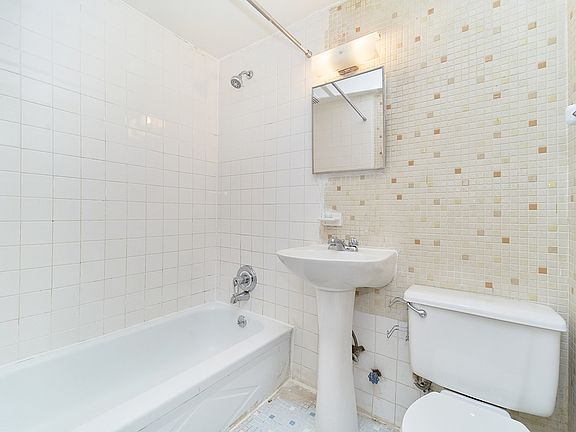 5th image of 233 E 12th St #2C3C