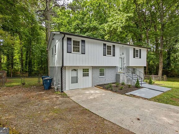 4th image of 394 Burr Oak Ct