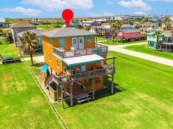 317 Crab St, Surfside Beach, TX 77541