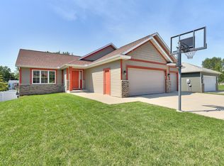 1729 Spruce Meadows Dr SE, Rochester, MN 55904