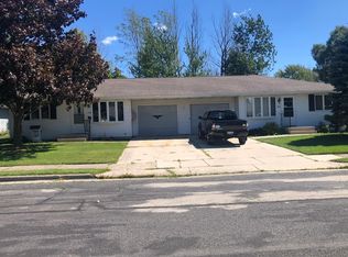 309 S 11th St, Oostburg, WI 53070