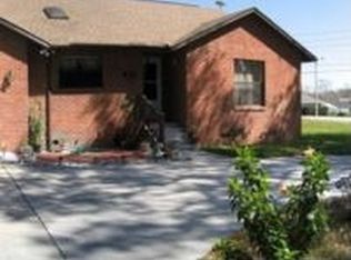 813 S Main Ave, Minneola, FL 34715