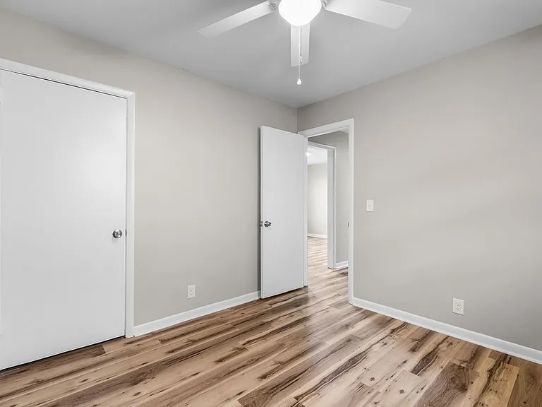 895 W Sharpe Ave #A — Photo 15