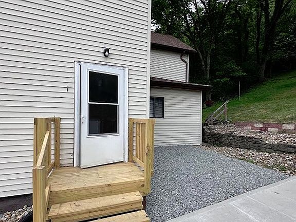 2nd image of 224 N 5th St #1