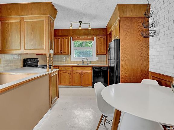 5th image of 618 Sweeney STREET