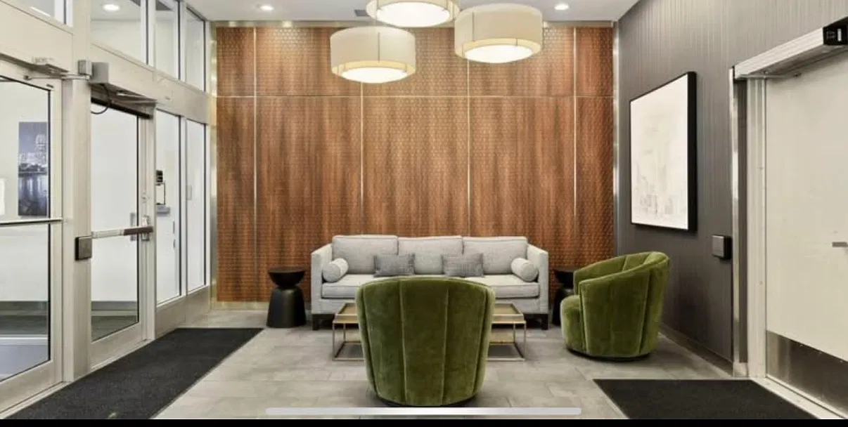 1 bed, 700 sqft, $1,600 — Photo 4