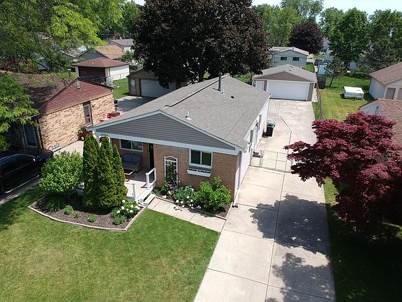 2nd image of 34354 Virgil St