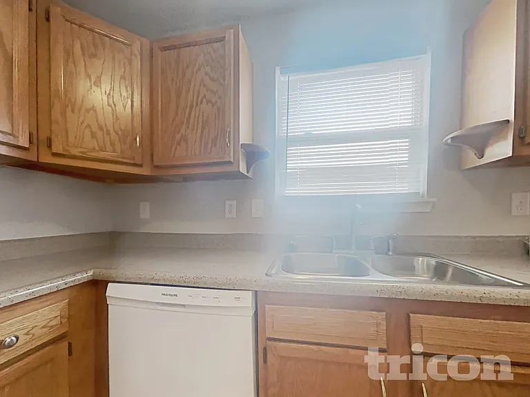 8309 Brambleberry Dr — Photo 5
