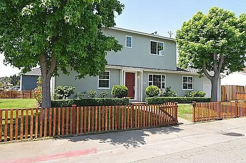 952 E Grant Pl photo 1