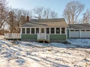 30 Barbers Heights Ave, Saunderstown, RI 02874