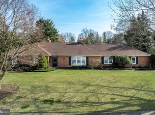 212 Hickory Ln, Moorestown, NJ 08057
