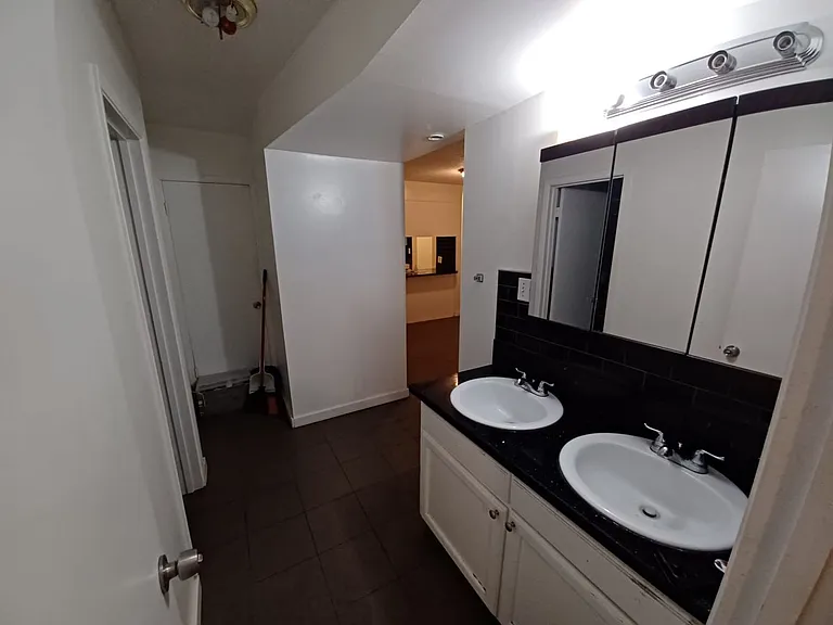 68 E 200 N #21 — Photo 24
