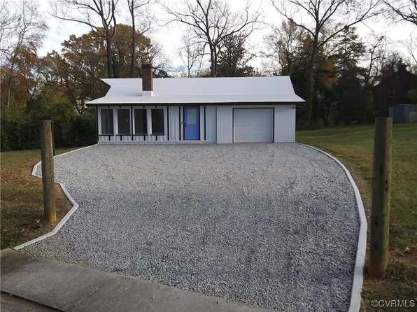 225 Boswell Ave, Chase City, VA 23924