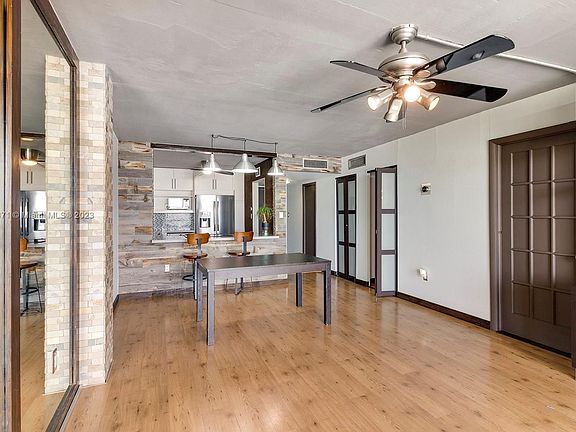 3rd image of 6900 Bay Dr APT 11B