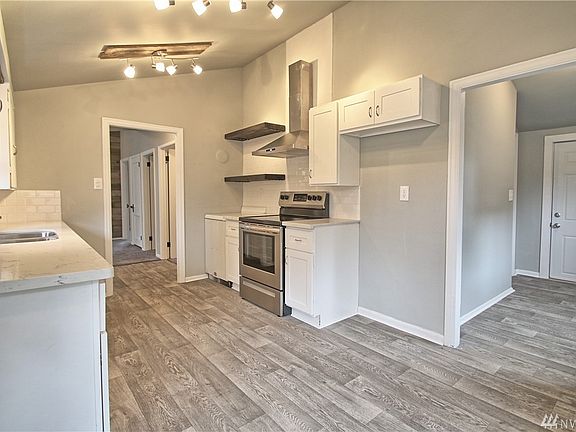 5th image of 5825 112th St SW