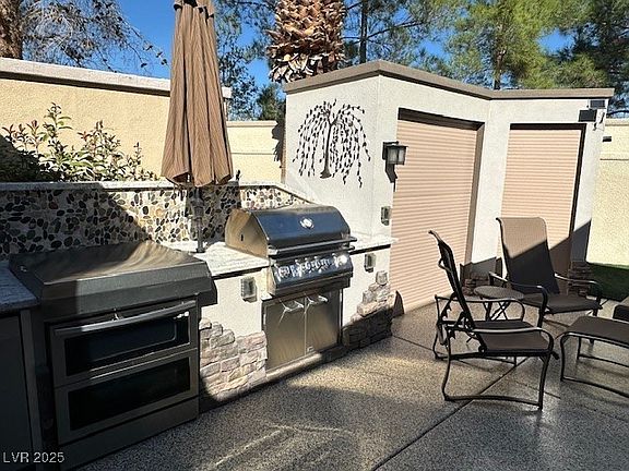 4th image of 8175 Arville St #13