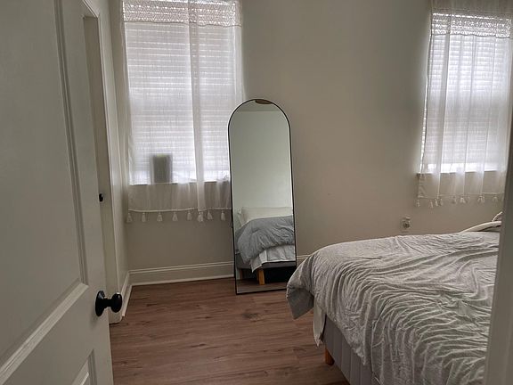 5th image of 8816 Shadowglen Dr