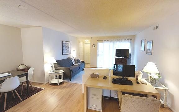 4th image of 4710 N Elston Ave APT 201E