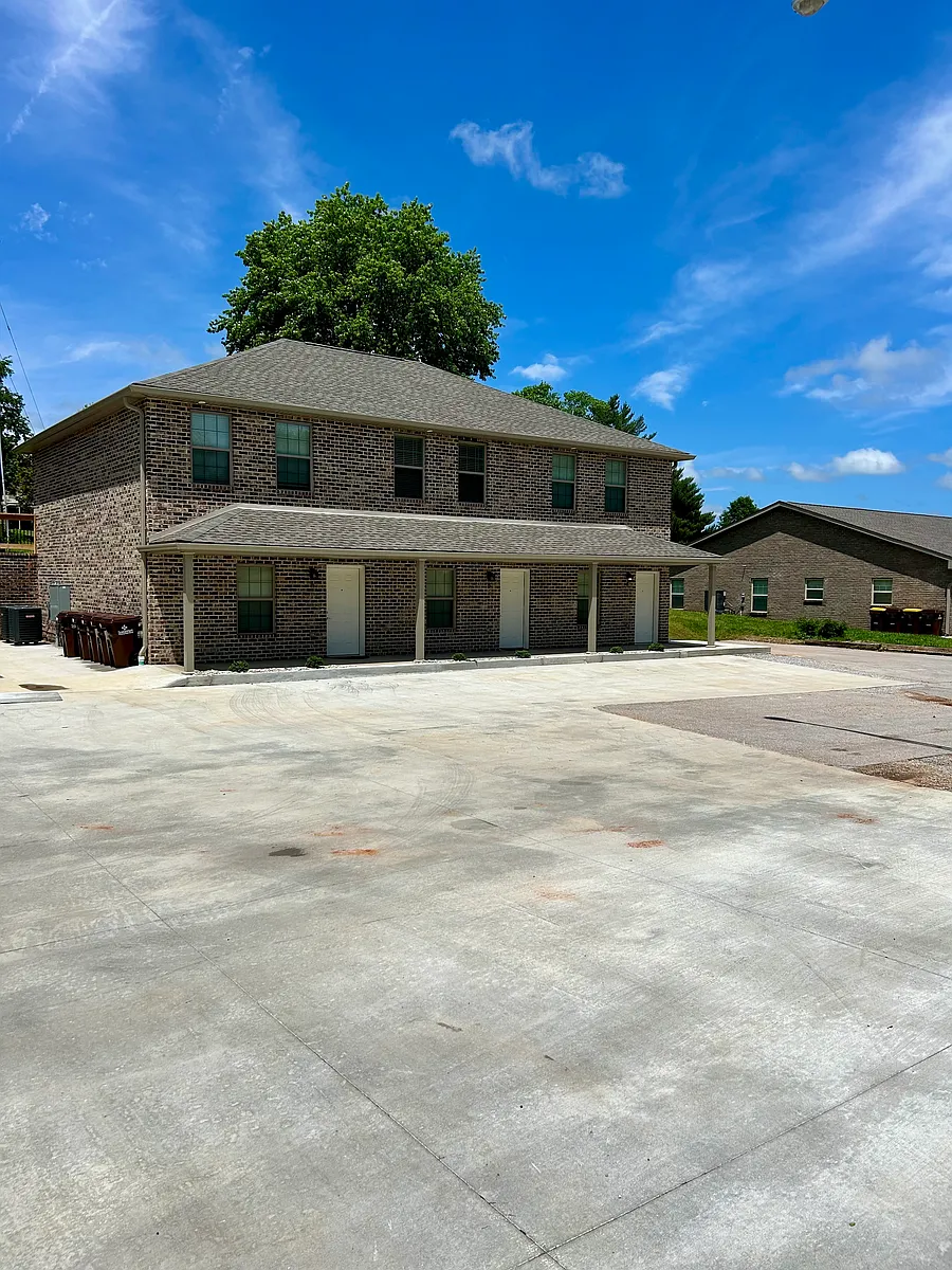Front Exterior - 192 Fairway Ln #A