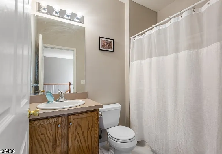 28 Devonshire Dr — Photo 35