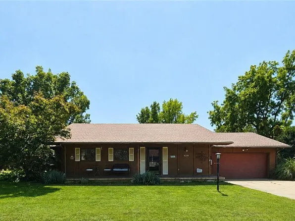 4214 Belmont Cir, Saint Joseph, MO 64506