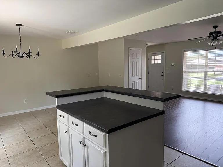 281 Griffith Ln — Photo 7
