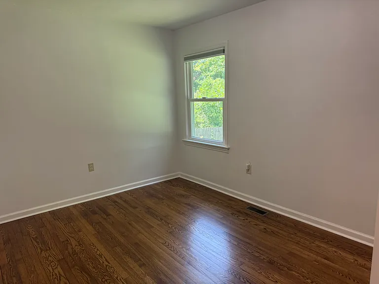 319 Beechwood Dr — Photo 15