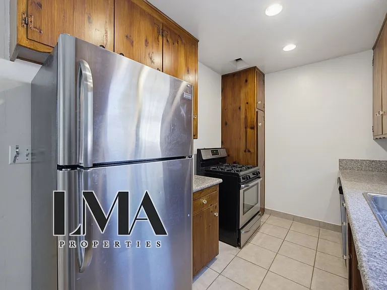 1453 Butler Ave #3 — Photo 5