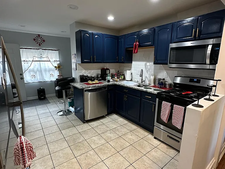 722 N Mayfield Ave #1 — Photo 1