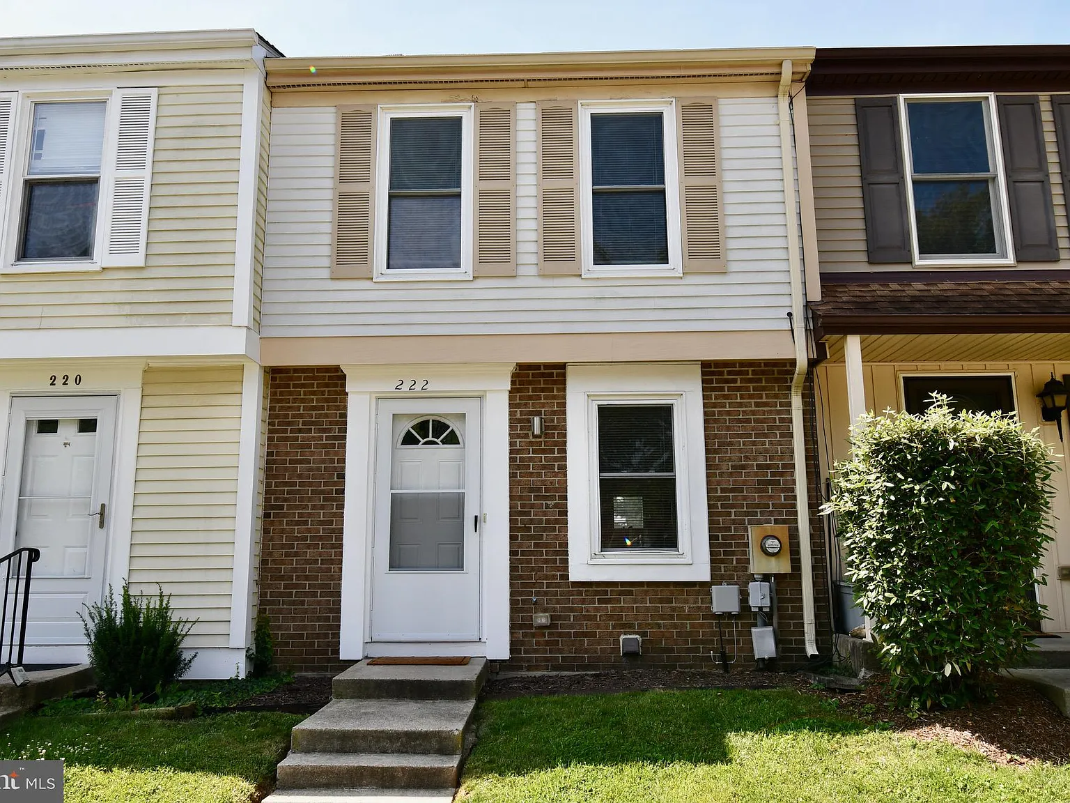 2 bed, 1.5 bath, 1380 sqft, $1,775 — Photo 2