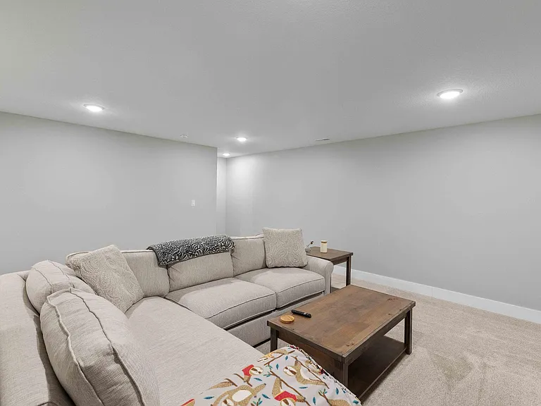 16637 Wilden Dr — Photo 31
