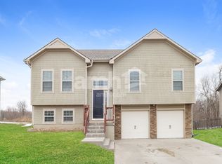 587 Kreisel Dr, Raymore, MO 64083