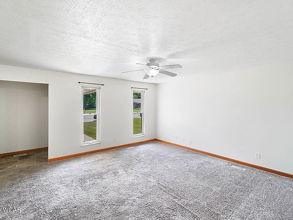 5th image of 624 Mohican Ct