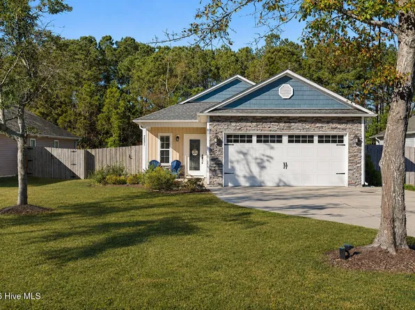 2831 Country Club Dr, Hampstead, NC 28443