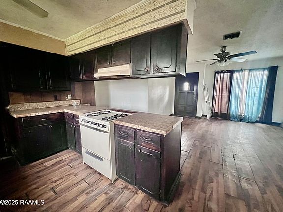 3rd image of 159 Essie St