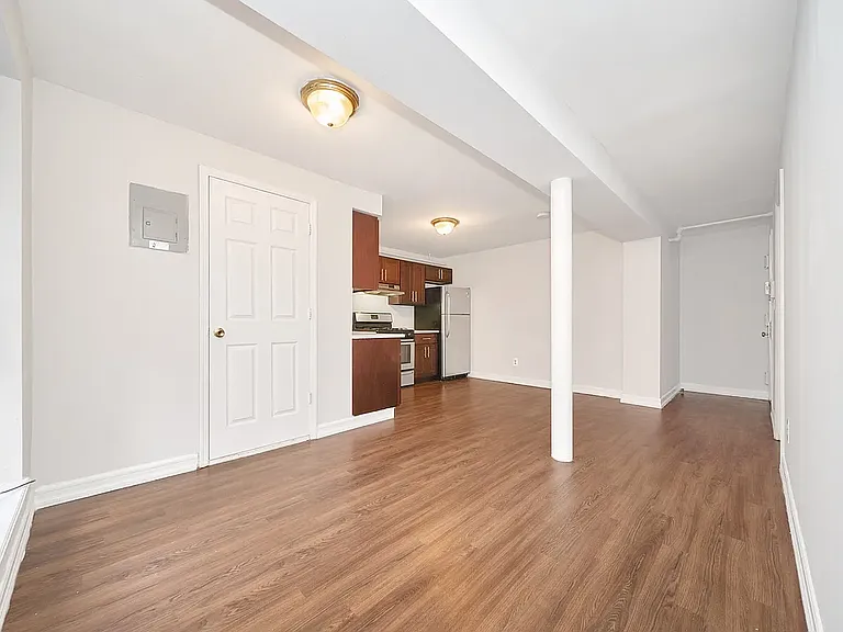 503 W 43rd St #3F — Photo 7