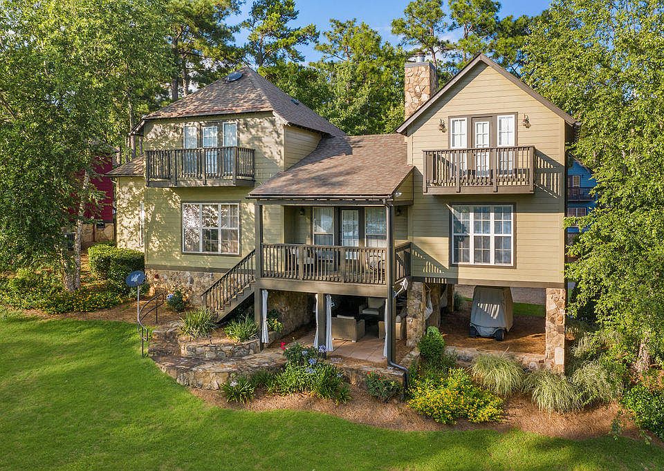 1st image of 84 Village Ct