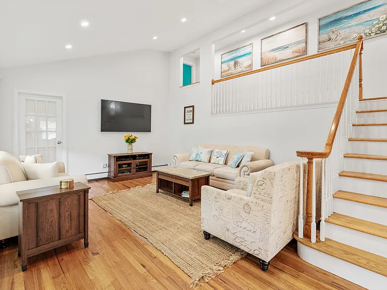 96 Wainscott Northwest Rd — Photo 4