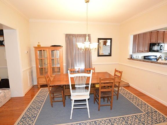 4th image of 137 Flora Vista Ln