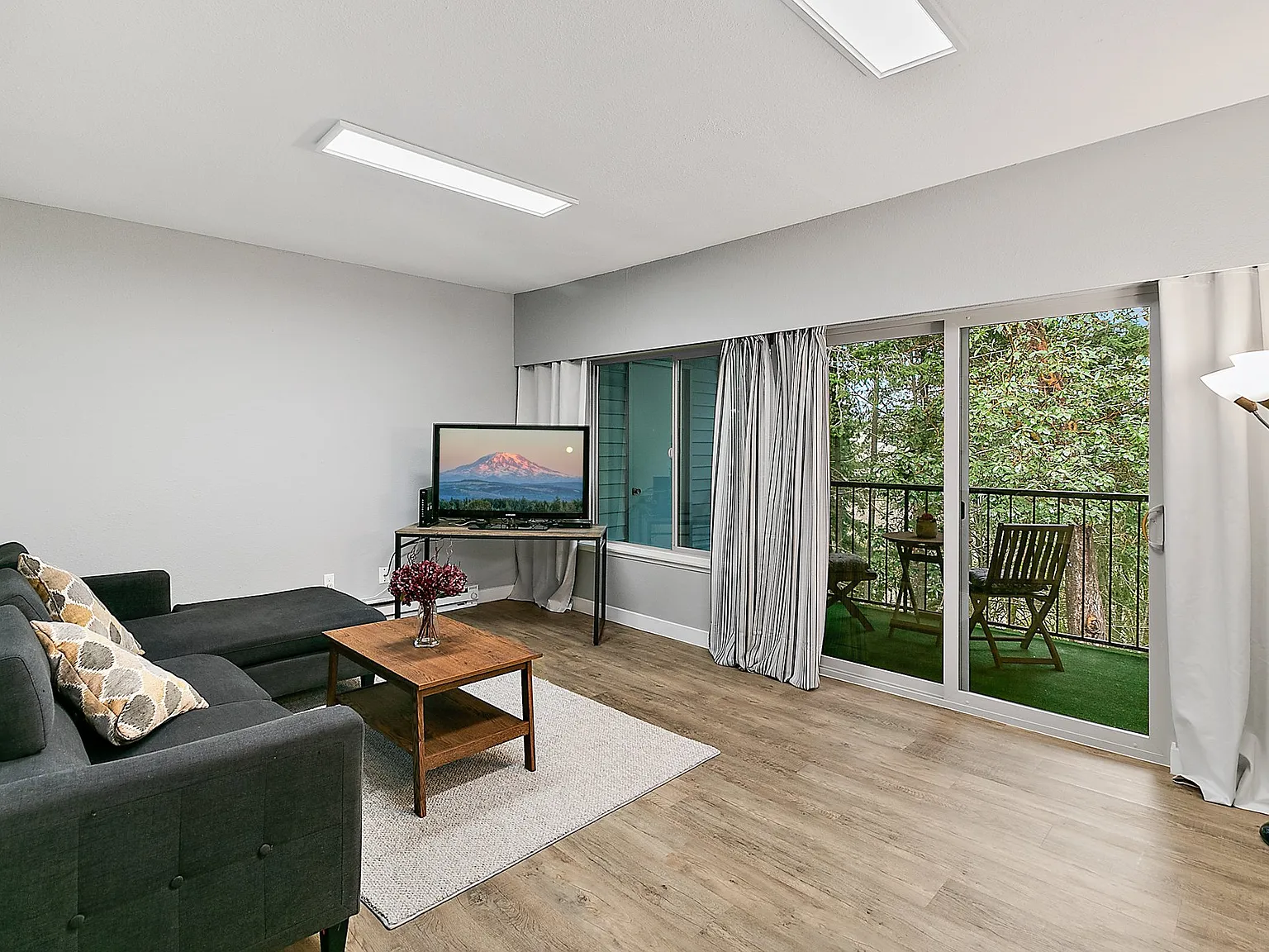 8611 Zircon Dr — Photo 2