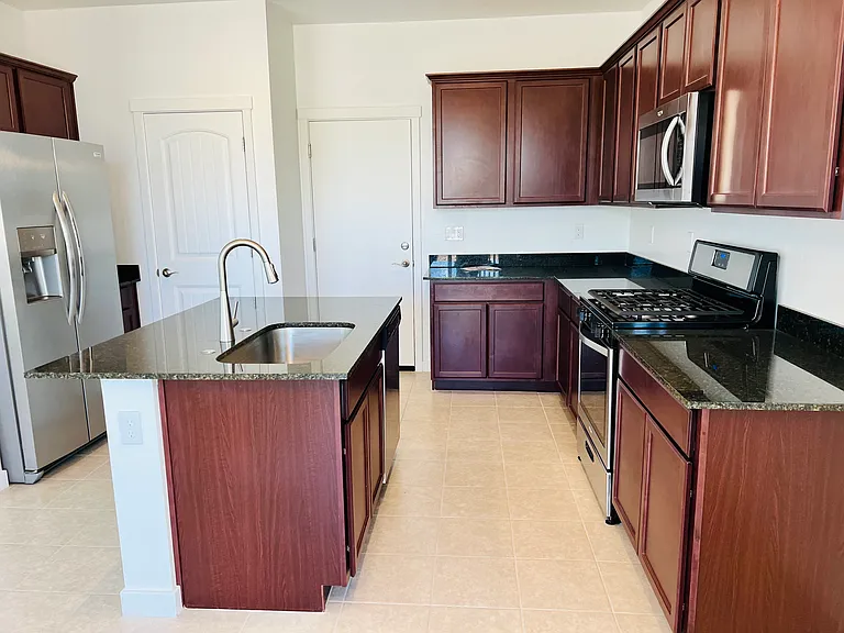 6038 W Hartford Ct — Photo 8