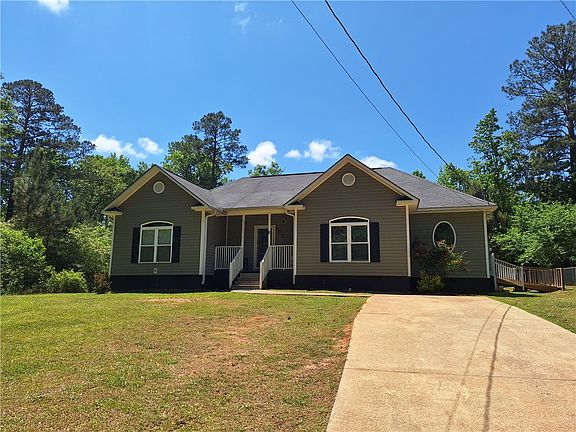 3rd image of 806 Springfield Cir