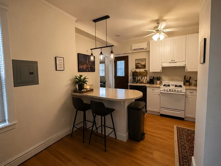 35 Queensberry St #16 — Photo 4