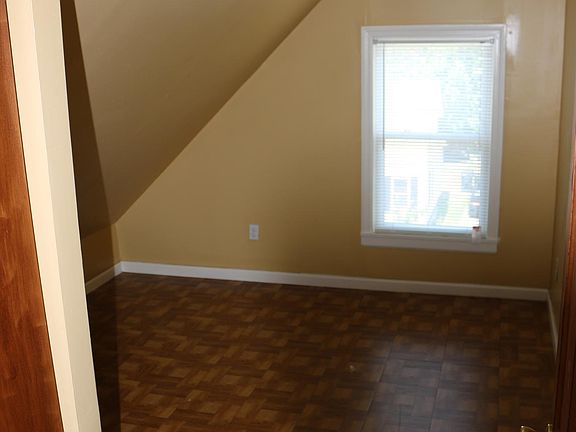 left bed room on 3rd fl