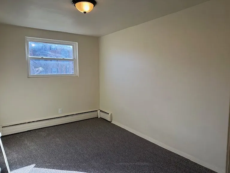 130 Adelia St #5 — Photo 7