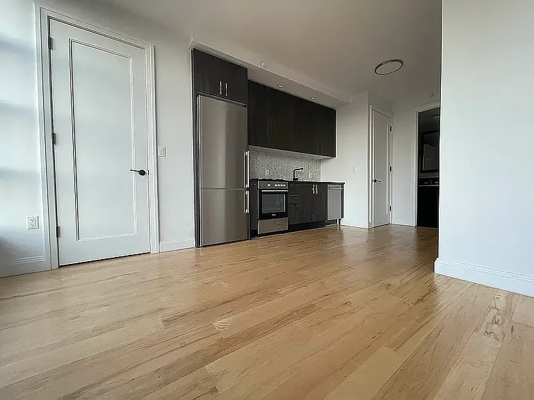 564 Saint Johns Pl #828 — Photo 2